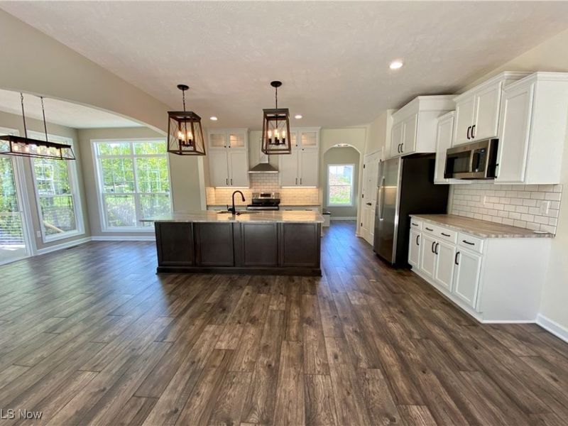 2244 Ledgestone Drive NW, Uniontown, OH 44685 Photo 9