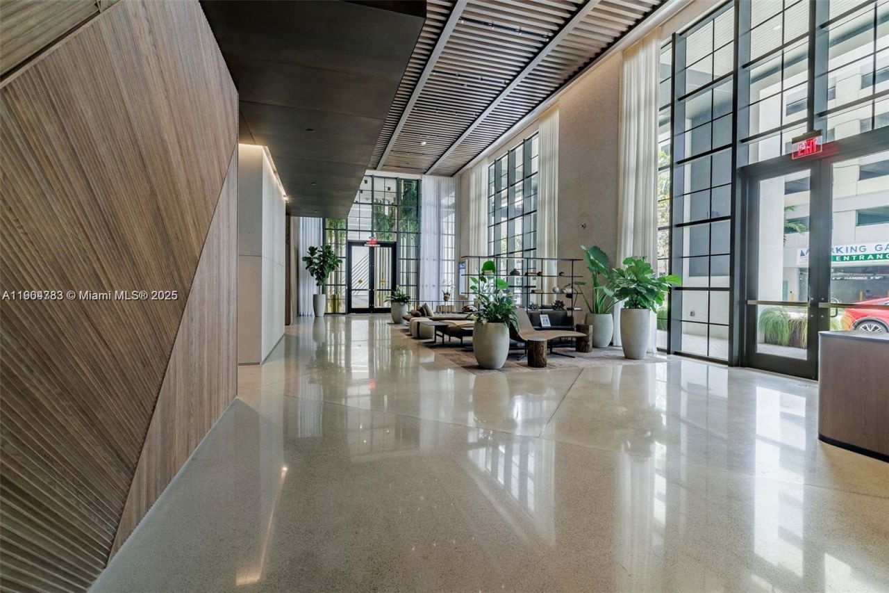 159 NE 6th St, Unit 3404, Miami, FL 33132 Photo