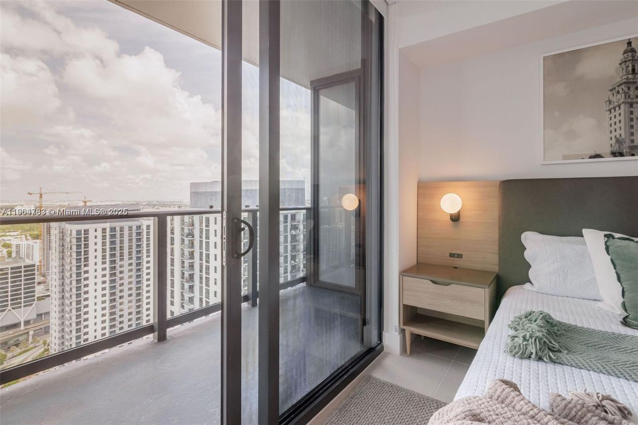 159 NE 6th St, Unit 3404, Miami, FL 33132 Photo