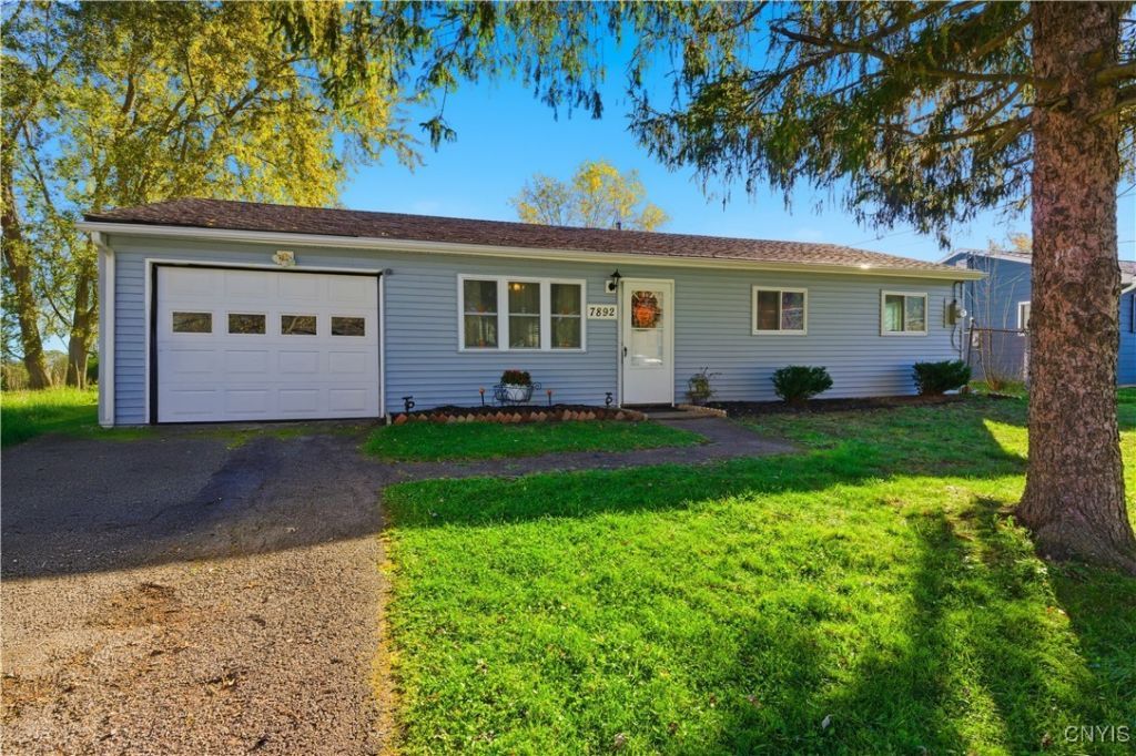 7892 Rinaldo Boulevard E, Bridgeport, NY 13030 Main Photo