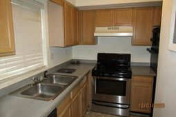 938 Villa Dr. photo 4