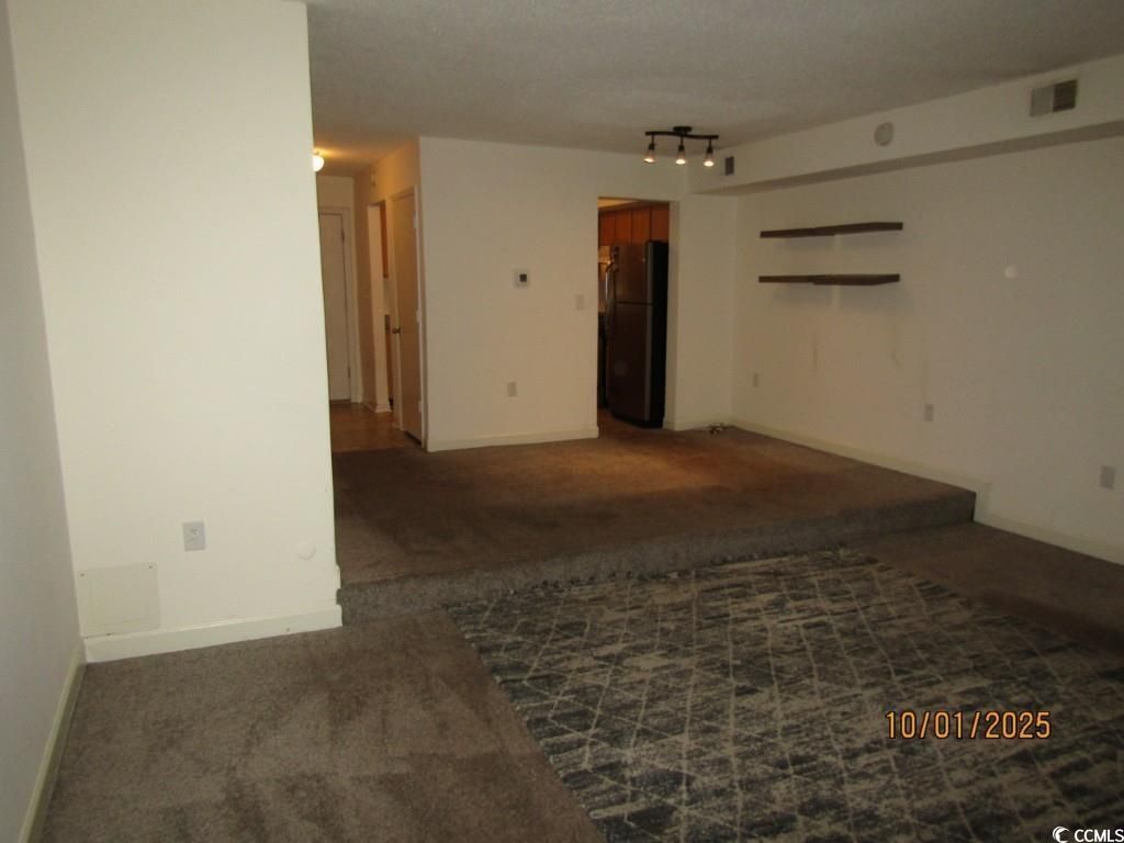 938 Villa Dr. Photo 7