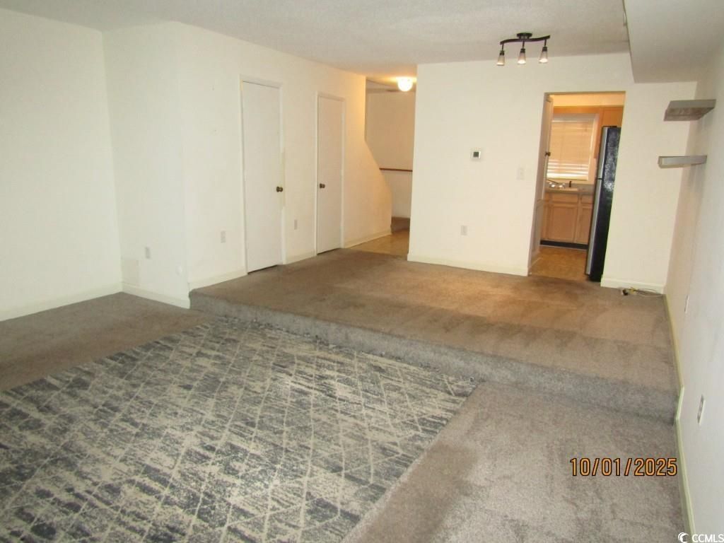 938 Villa Dr. Photo 8