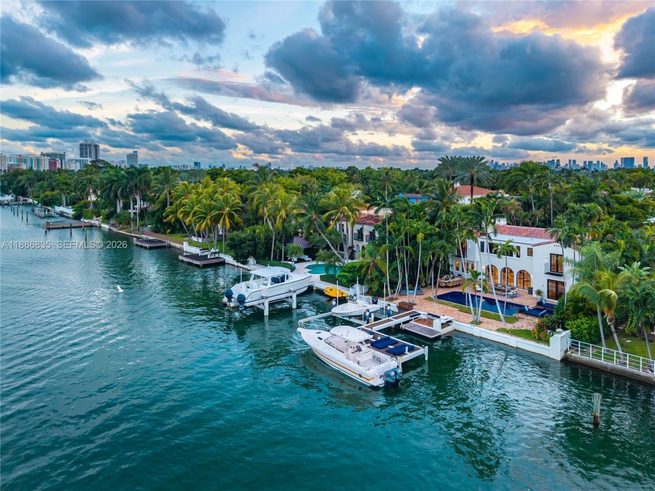 6065 Pine Tree Dr, Miami Beach, FL 33140 Photo