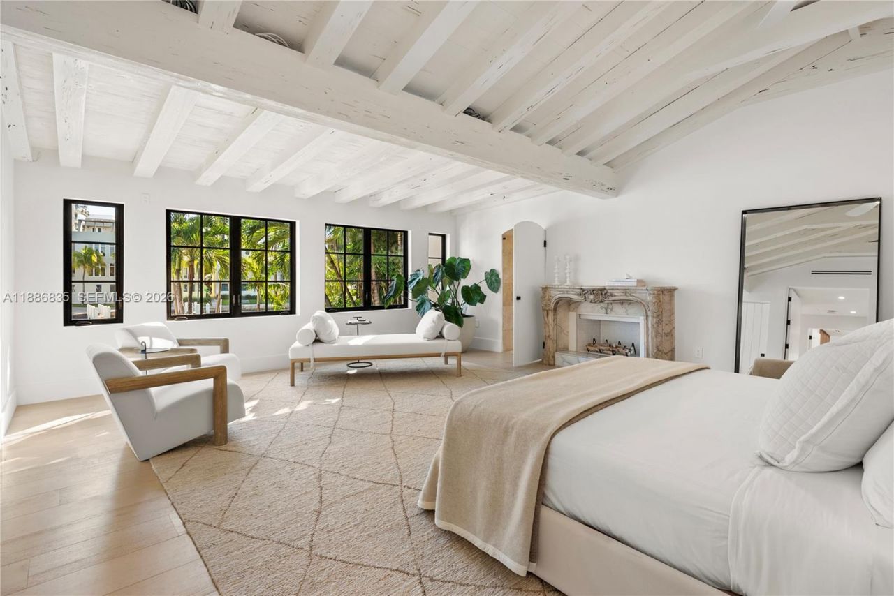 6065 Pine Tree Dr, Miami Beach, FL 33140 Photo