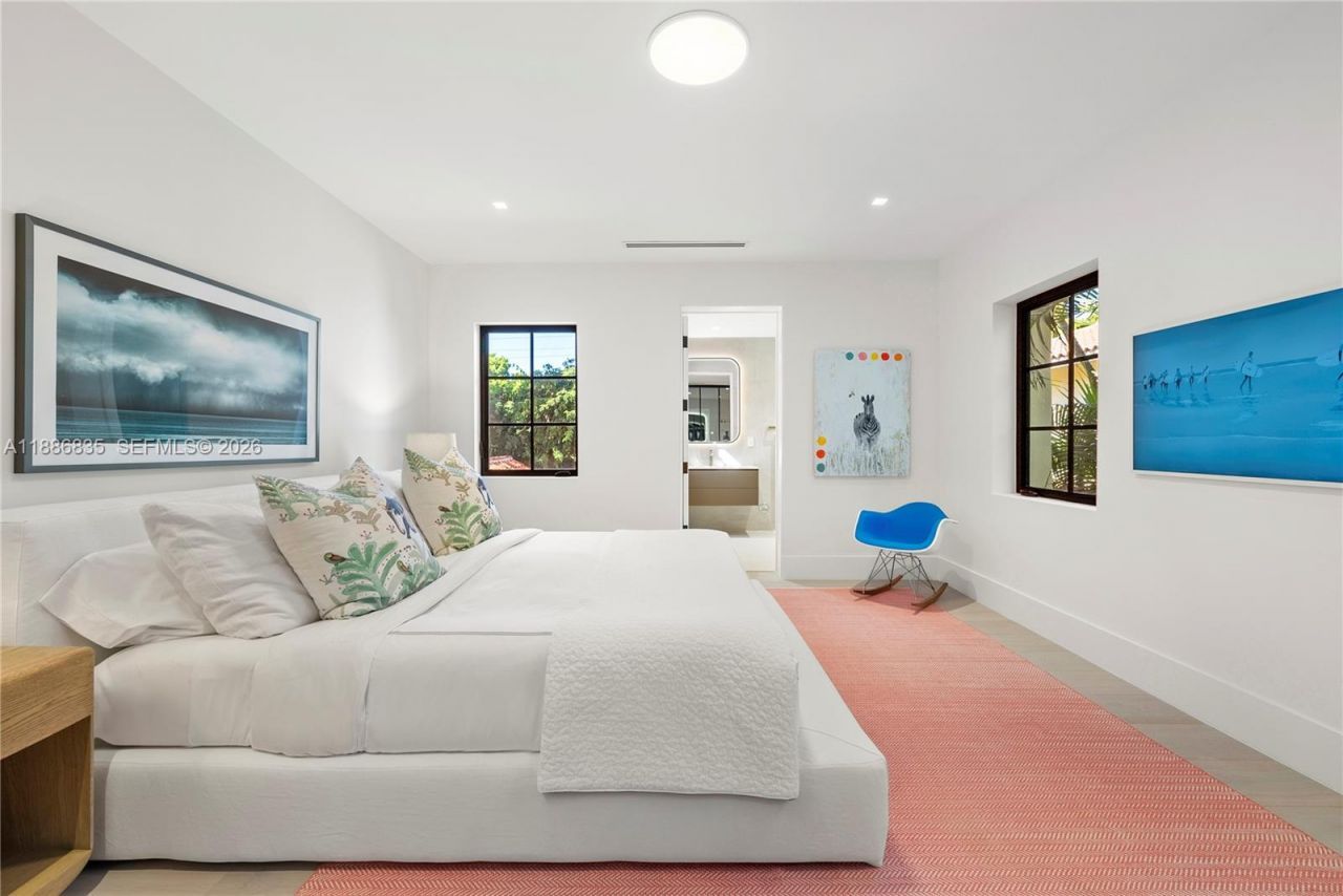 6065 Pine Tree Dr, Miami Beach, FL 33140 Photo