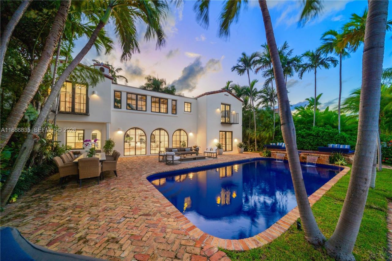 6065 Pine Tree Dr, Miami Beach, FL 33140 Photo