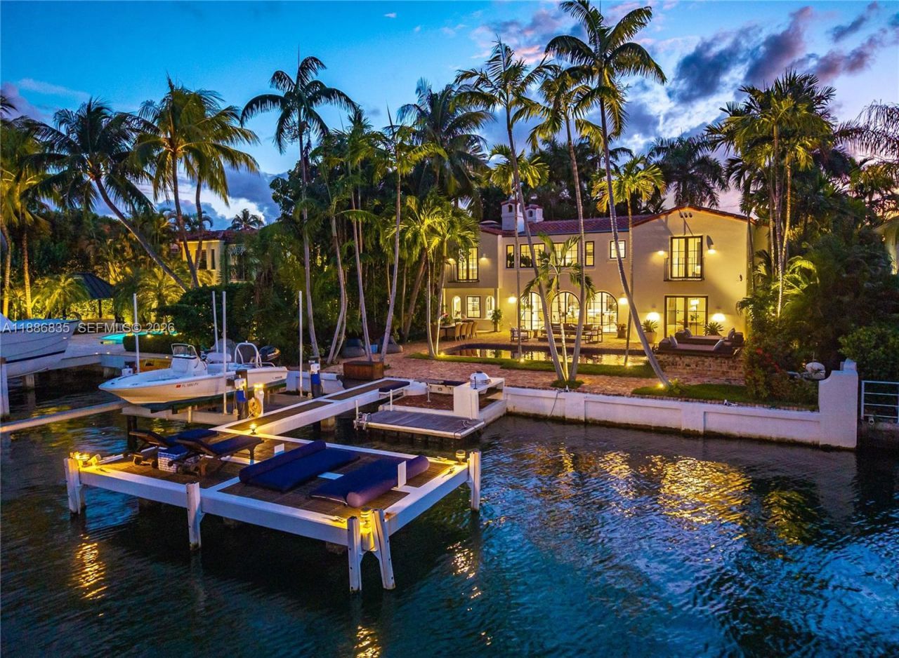 6065 Pine Tree Dr, Miami Beach, FL 33140 Photo
