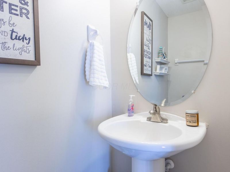 8402 Varden Court, Unit 2102, Blacklick, OH 43004 Photo 11