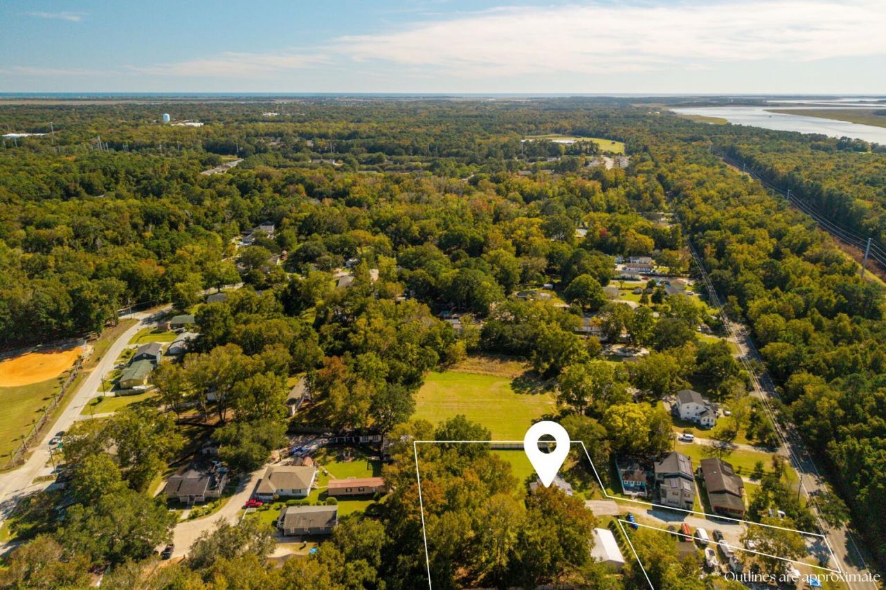 974 Riverland Drive Photo 5