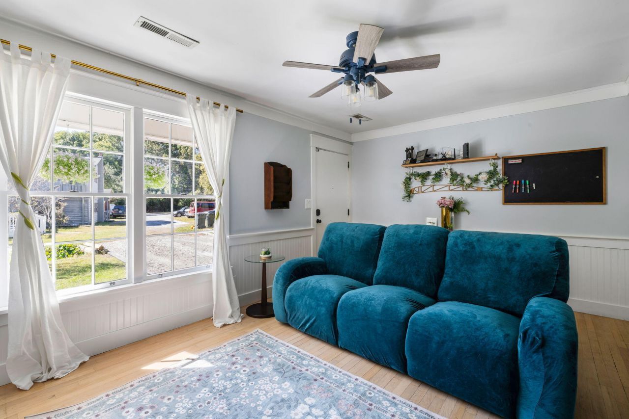 974 Riverland Drive Photo 8