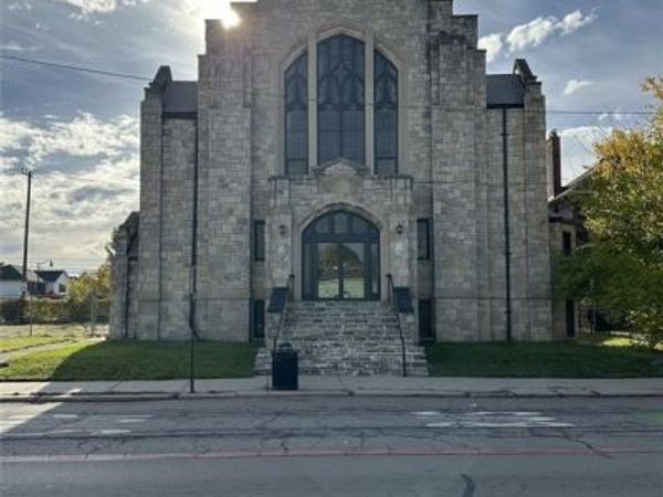 10624 E Jefferson Avenue, Detroit, MI 48214