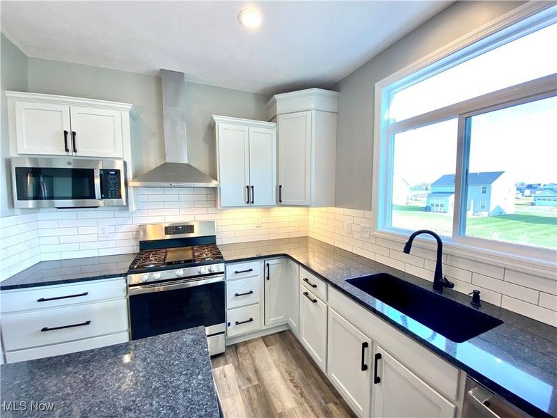 2273 Ledgestone Drive NW, Uniontown, OH 44685 Photo 18