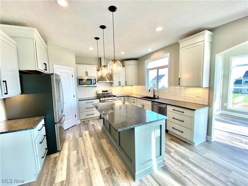 2273 Ledgestone Drive NW, Uniontown, OH 44685 Photo 6