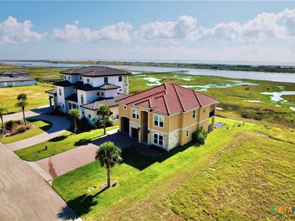 418 W Tuscany Way, Port O'Connor, TX 77982