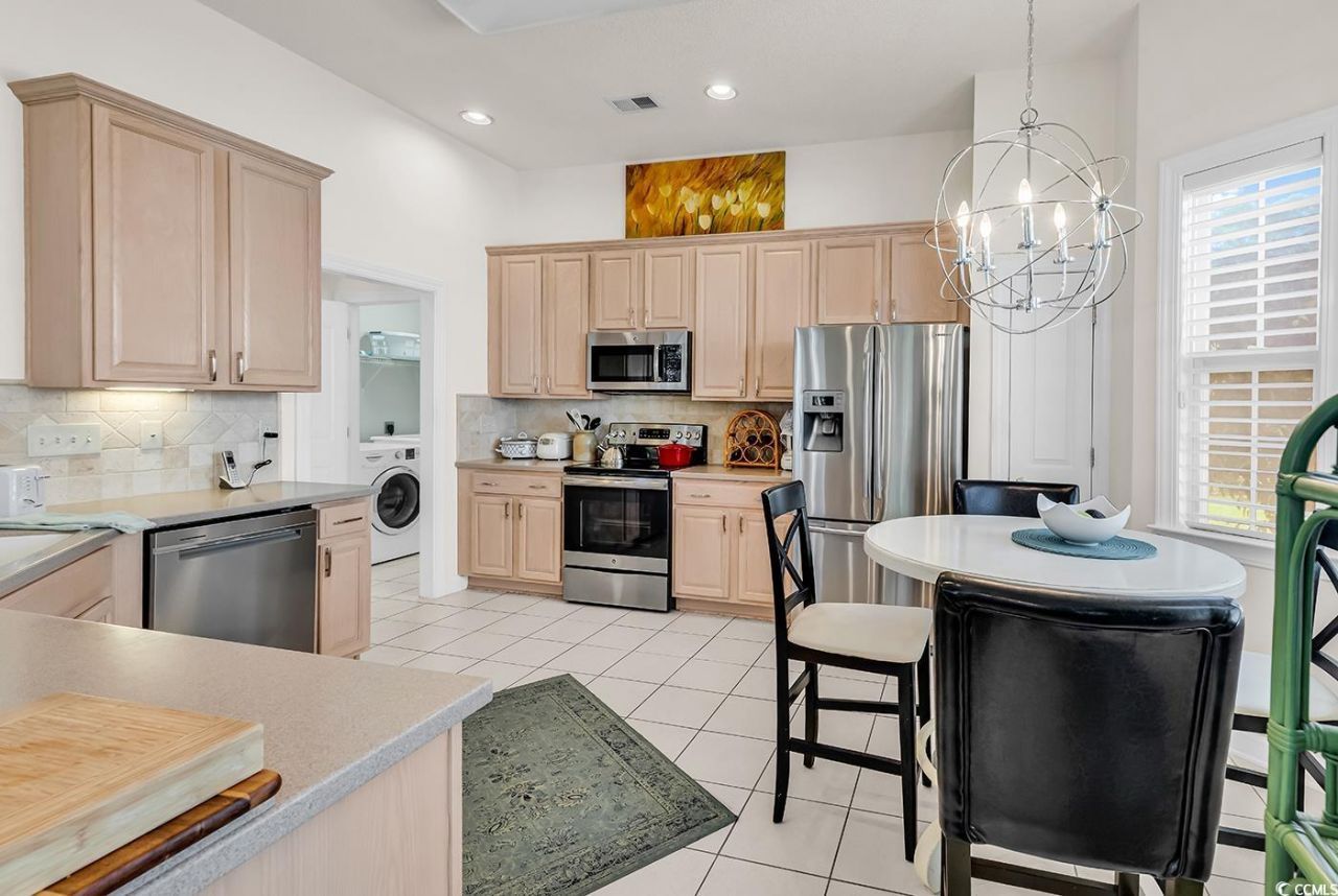 6443 Longwood Dr. Photo 19