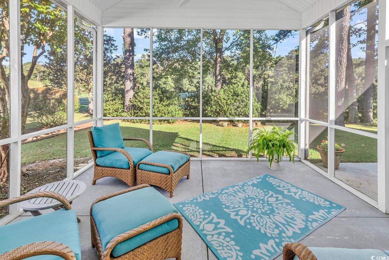 6443 Longwood Dr. Photo 7