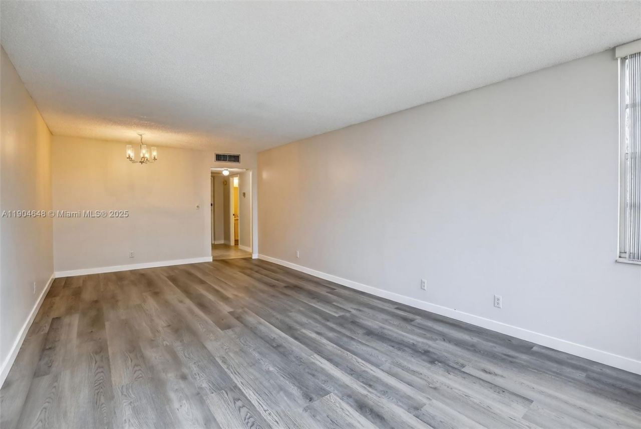 6500 Cypress Rd, Unit 410, Plantation, FL 33317 Photo