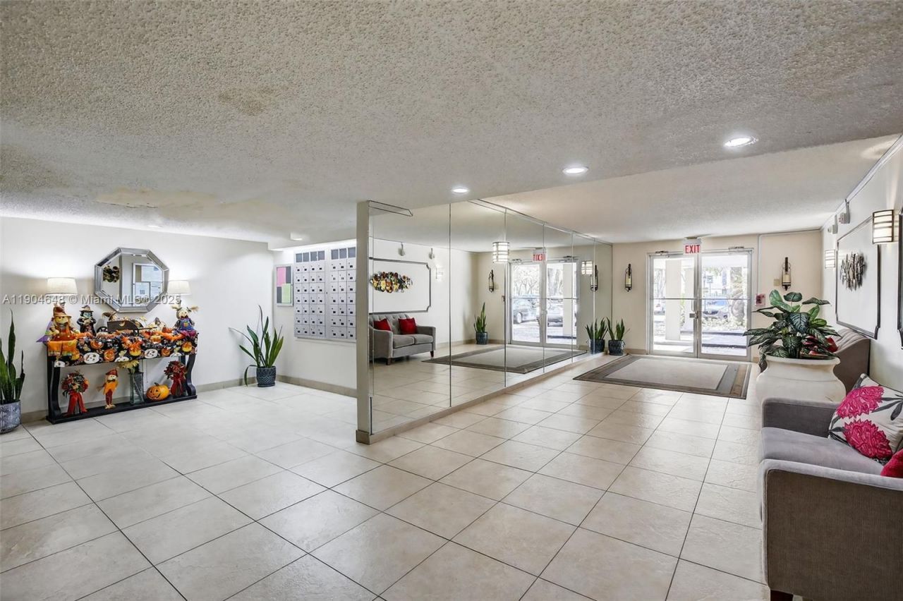 6500 Cypress Rd, Unit 410, Plantation, FL 33317 Photo