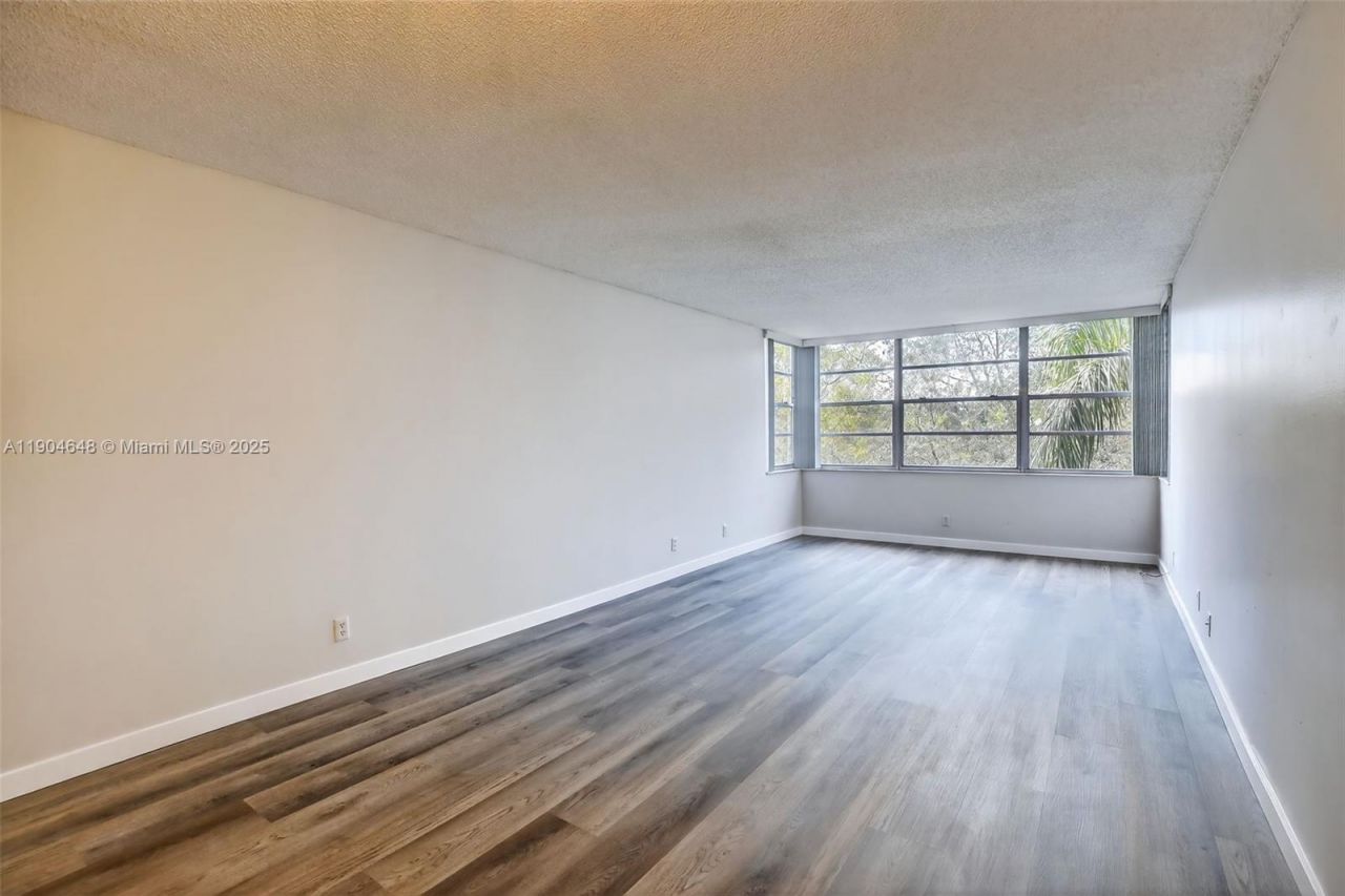 6500 Cypress Rd, Unit 410, Plantation, FL 33317 Photo