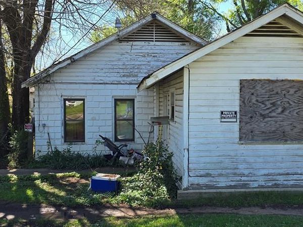 325 E Oklahoma Avenue, Vivian, LA 71082