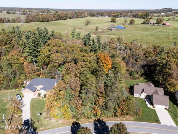 E Deer Creek Drive, Crossville, TN 38571