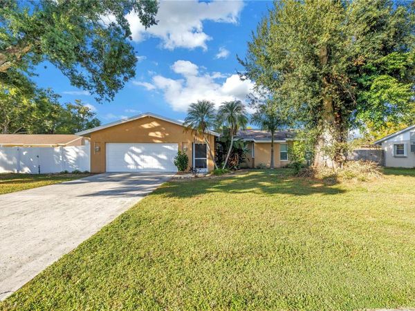 813 CYPRESS WOOD LANE, SARASOTA, FL 34243
