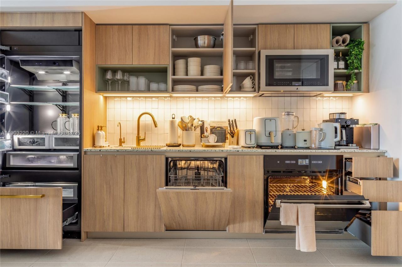 159 NE 6th St, Unit 3615, Miami, FL 33132 Photo