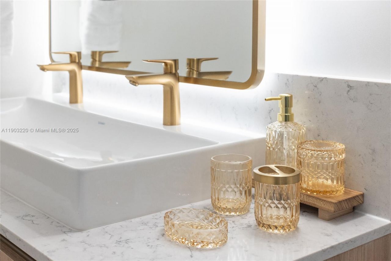 159 NE 6th St, Unit 3615, Miami, FL 33132 Photo