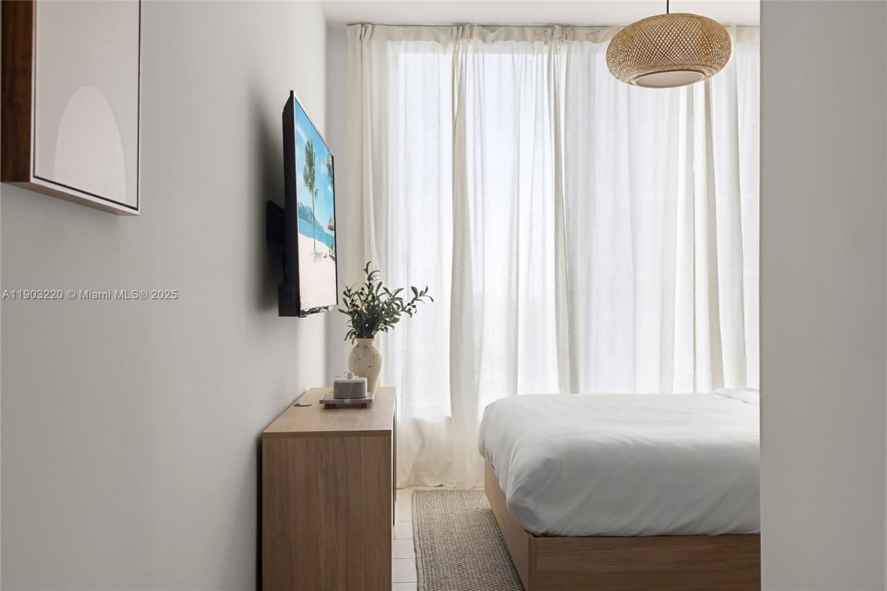 159 NE 6th St, Unit 3615, Miami, FL 33132 Photo