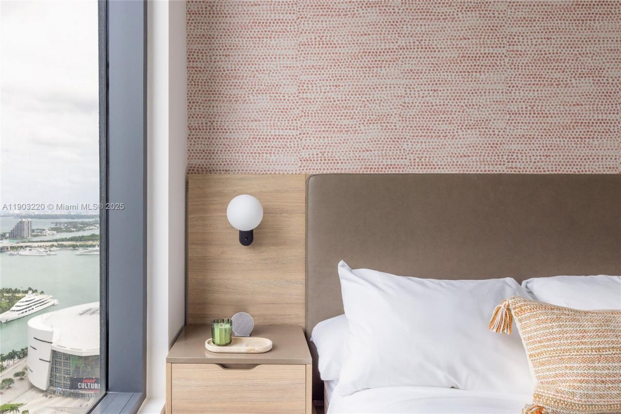 159 NE 6th St, Unit 3615, Miami, FL 33132 Photo