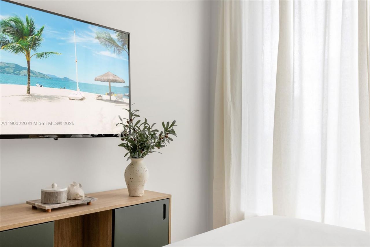 159 NE 6th St, Unit 3615, Miami, FL 33132 Photo