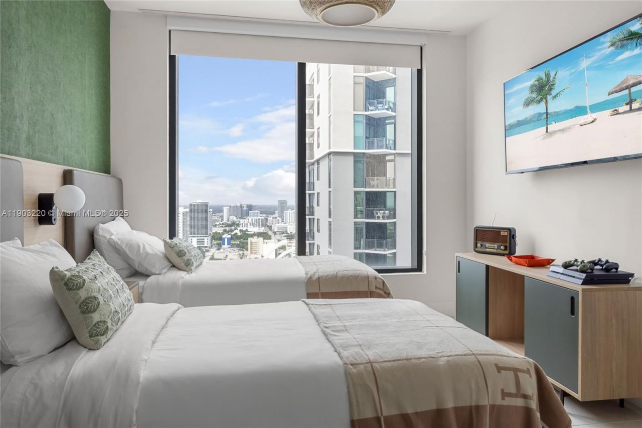 159 NE 6th St, Unit 3615, Miami, FL 33132 Photo