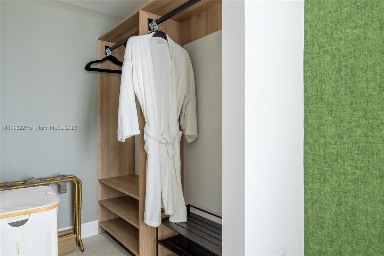 159 NE 6th St, Unit 3615, Miami, FL 33132 Photo