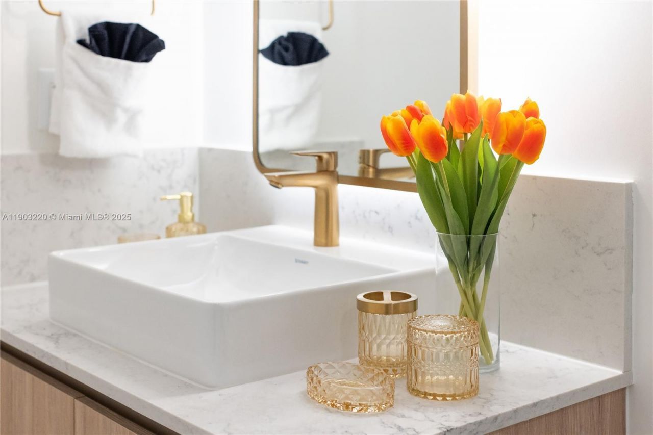 159 NE 6th St, Unit 3615, Miami, FL 33132 Photo