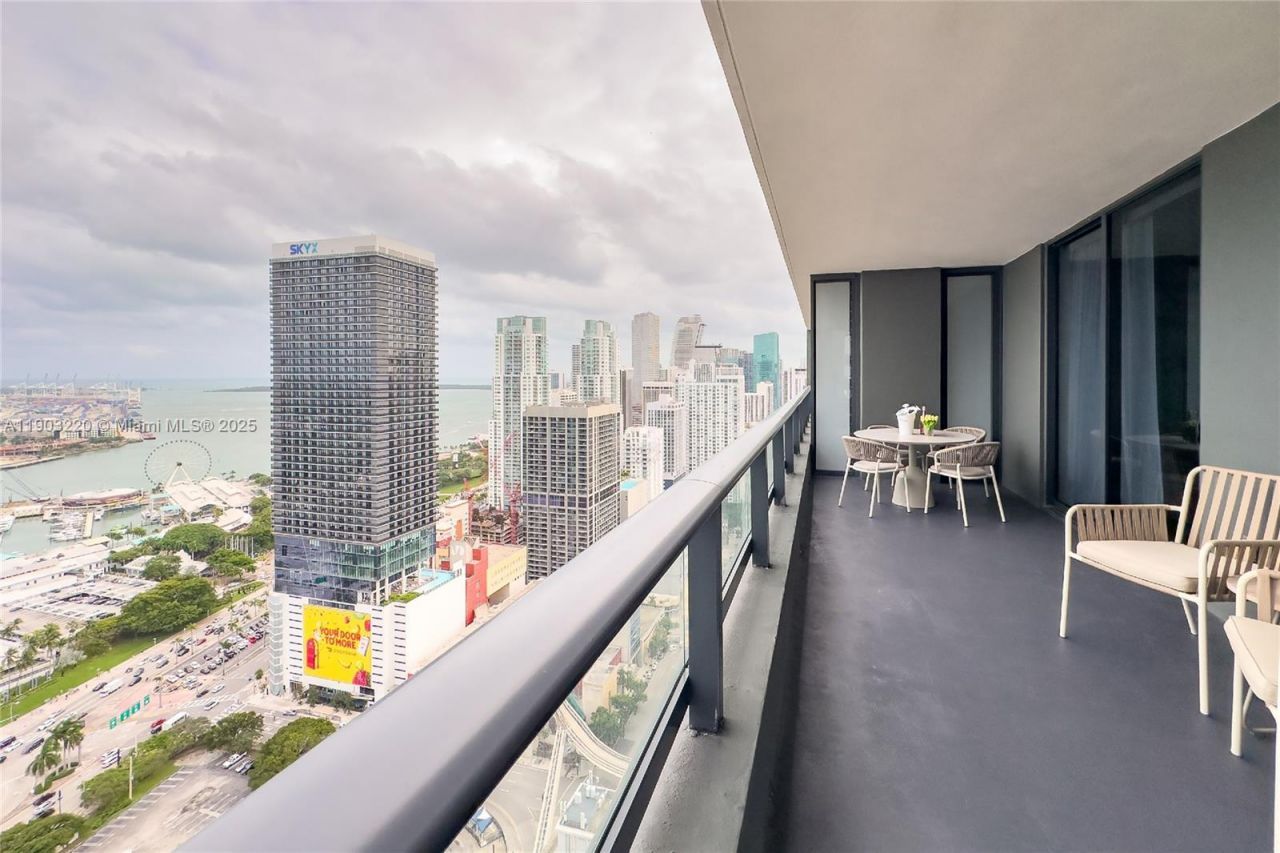 159 NE 6th St, Unit 3615, Miami, FL 33132 Photo