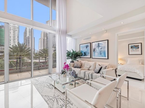 92 SW 3rd St, Unit 310, Miami, FL 33130