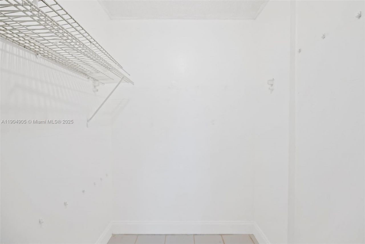 200 172nd St, Unit 108, Sunny Isles Beach, FL 33160 Photo