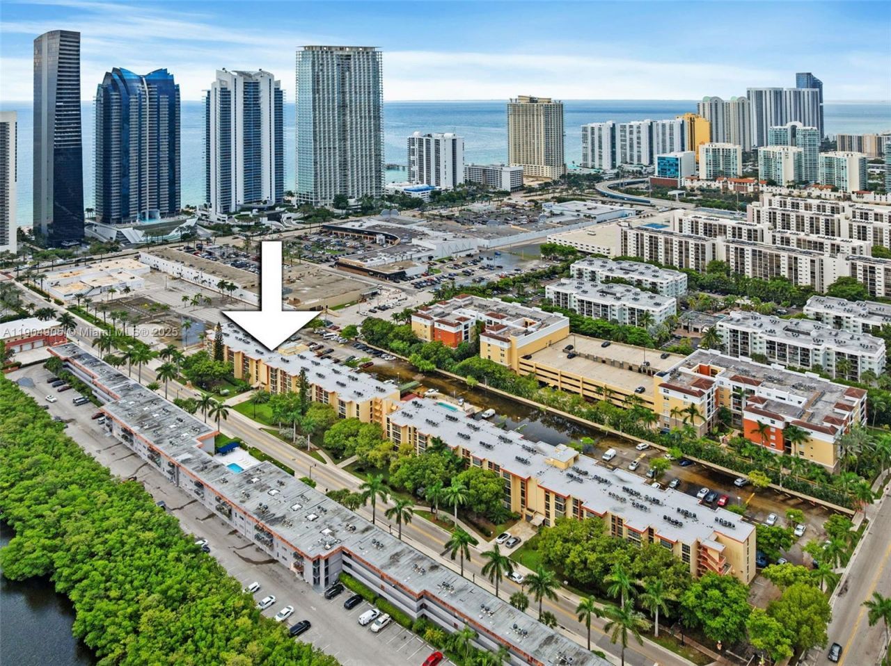 200 172nd St, Unit 108, Sunny Isles Beach, FL 33160 Photo