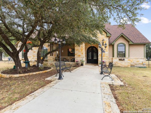 168 Bandera Blvd, Bandera, TX 78003