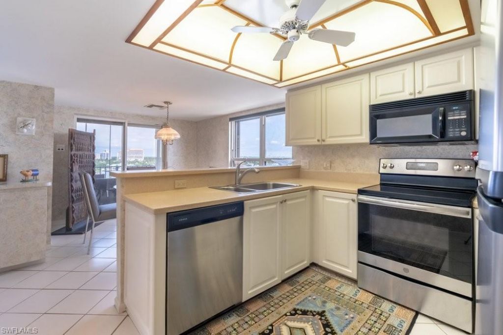 4451 Gulf Shore Blvd N, Unit 1005, Naples, FL 34103 Photo