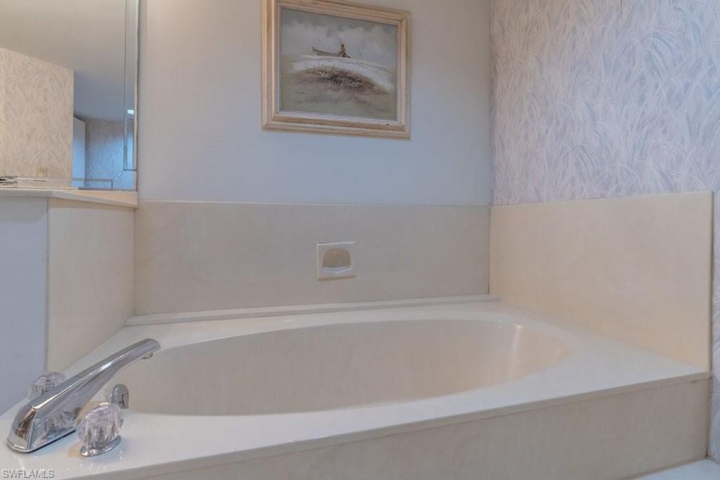 4451 Gulf Shore Blvd N, Unit 1005, Naples, FL 34103 Photo