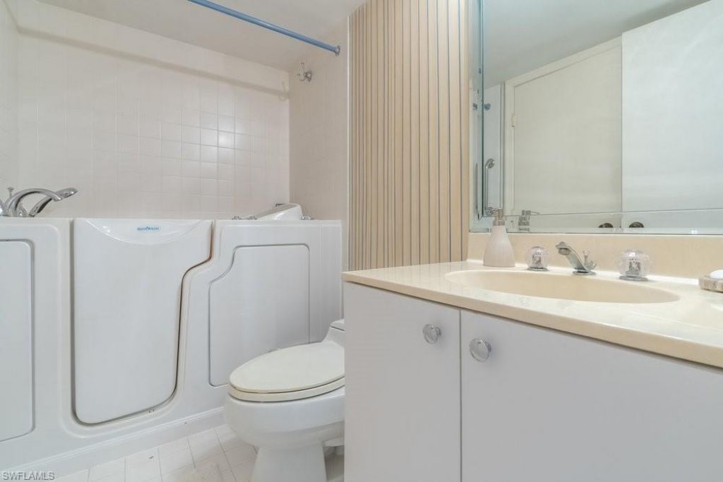 4451 Gulf Shore Blvd N, Unit 1005, Naples, FL 34103 Photo