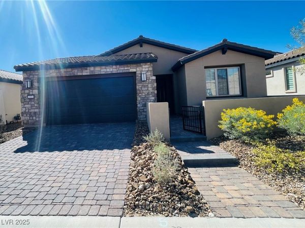 223 Sun Glaze Avenue, Henderson, NV 89011