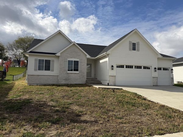 660 Belmont Boulevard, Waukee, IA 50263