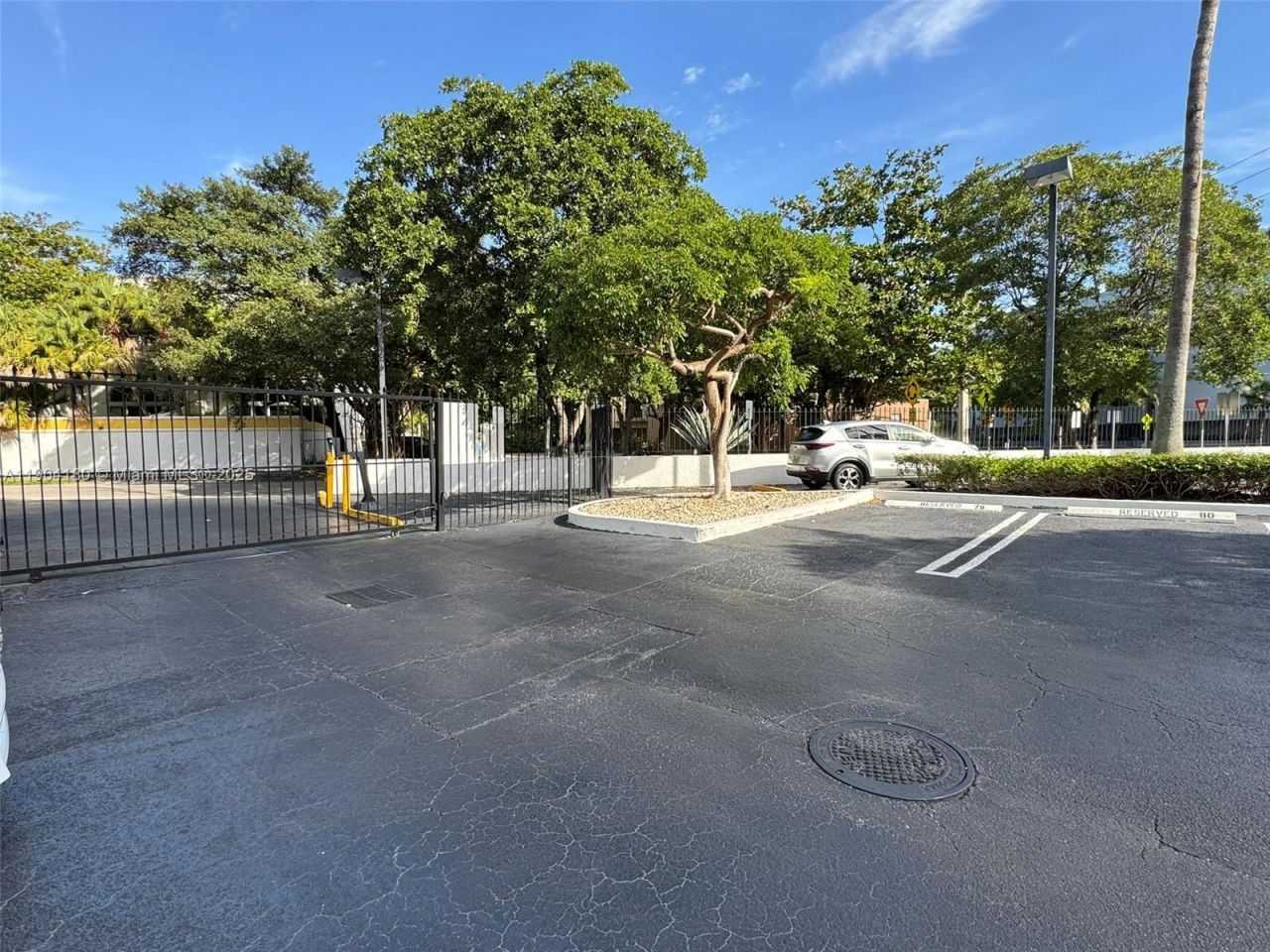 2715 Tigertail Ave, Unit 404, Miami, FL 33133 Photo