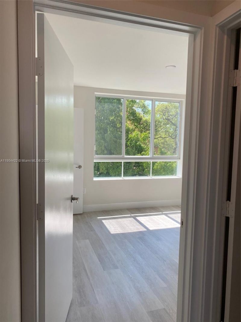 2561 NE 193rd St, Unit 1206, Miami, FL 33180 Photo