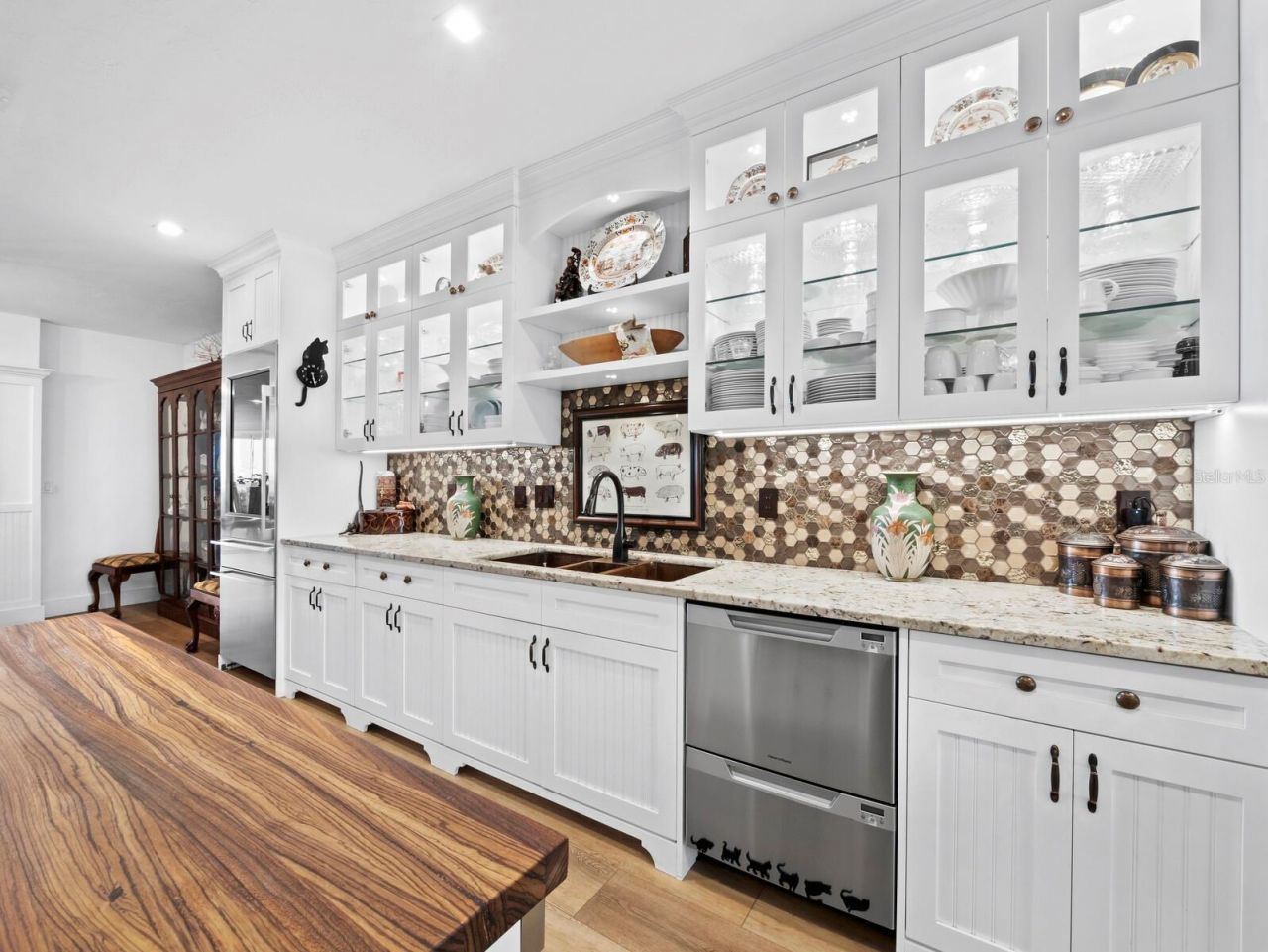 340 Gulf Of Mexico Drive, Unit 112, Longboat Key, FL 34228 Photo