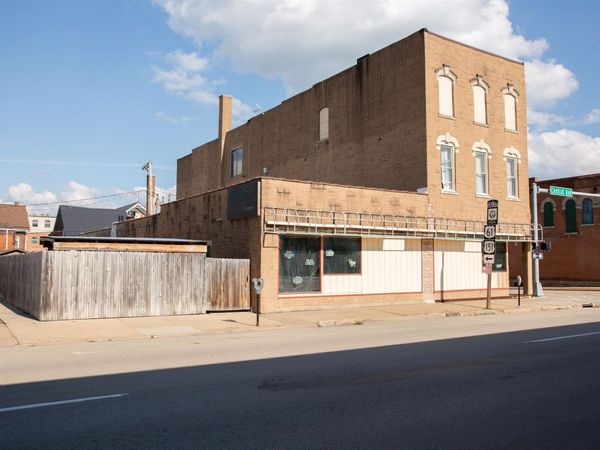 900 Central Avenue, Dubuque, IA 52001