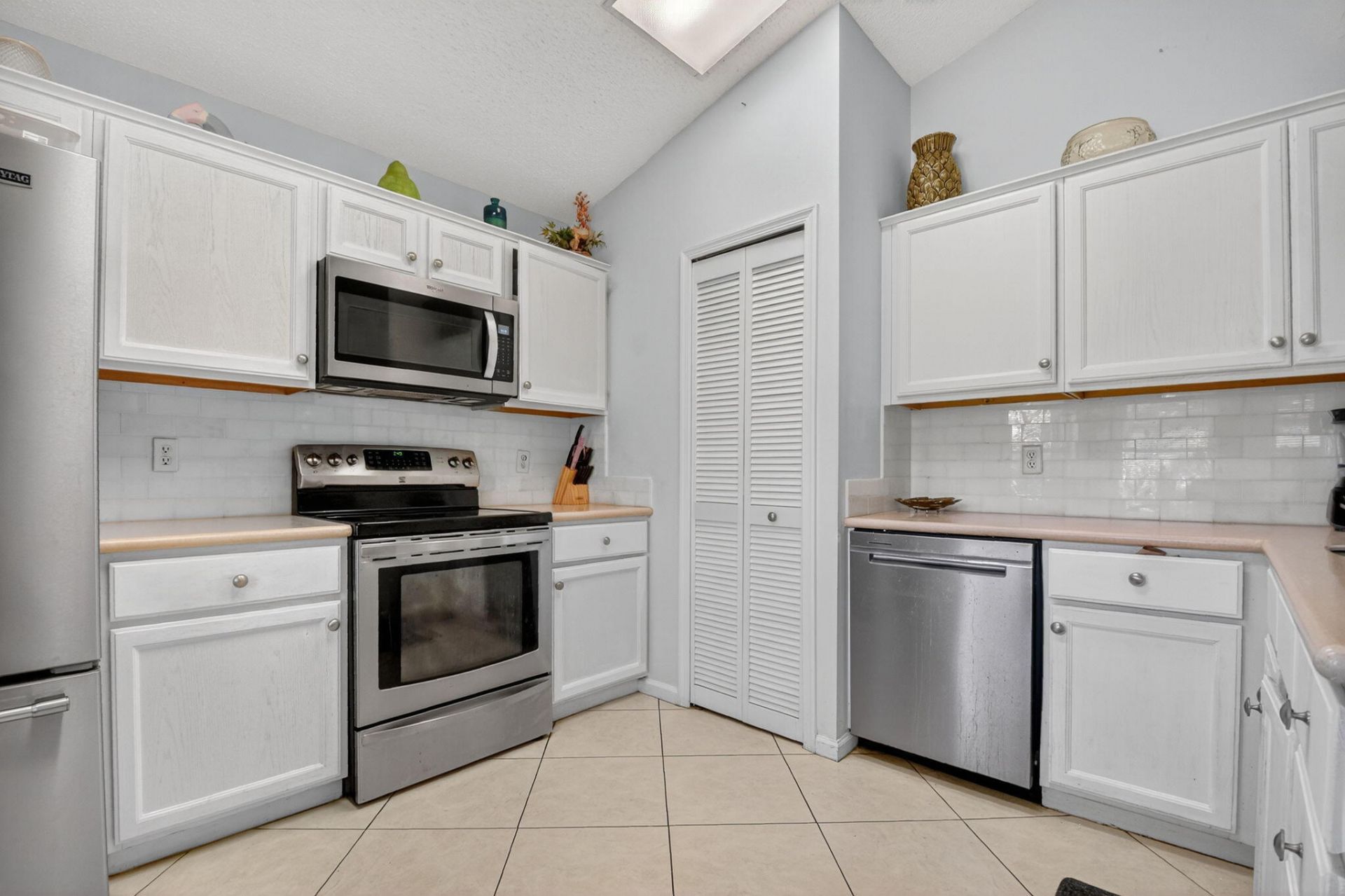 412 Trotters Lane, Greenacres, FL 33413 Photo